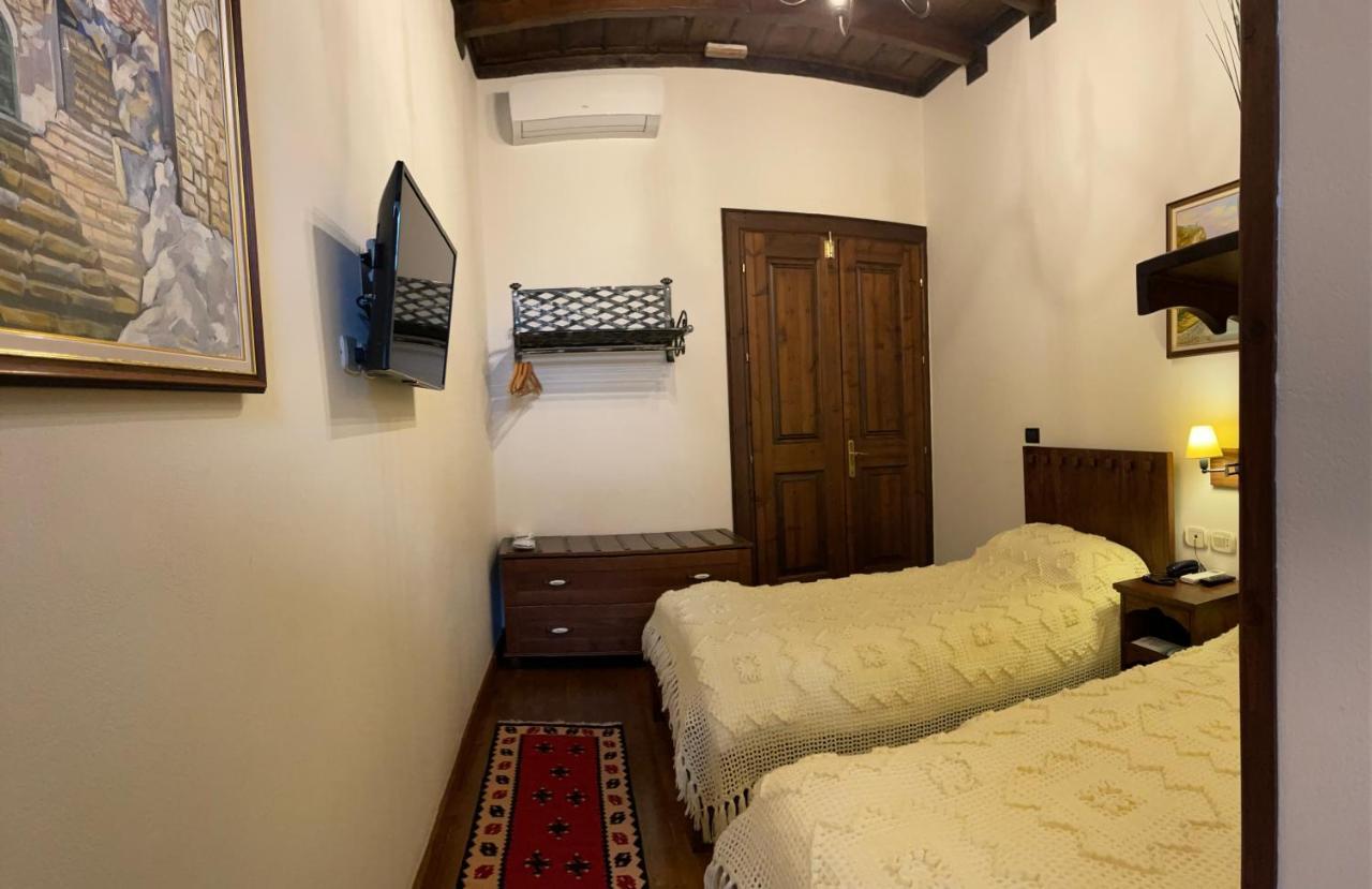 Hotel Mangalemi Berat